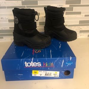 Black Totes Kids Snowboots